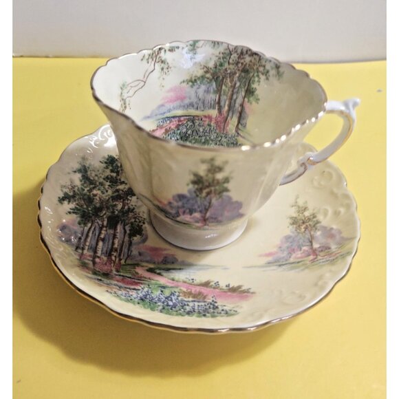 Vintage Aynsley England Bone China Yellow Tea Cup & Saucer Bluebell Time 1940's - Picture 3 of 13